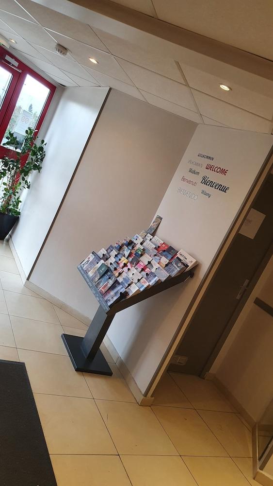 Welcomotel Coignières Eksteriør billede