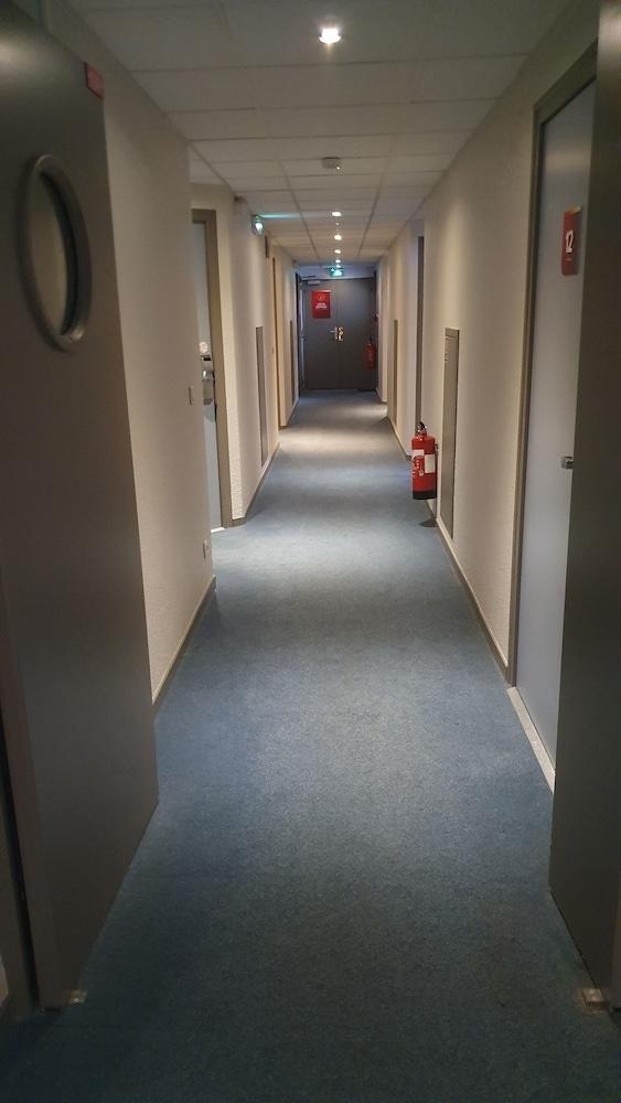 Welcomotel Coignières Eksteriør billede