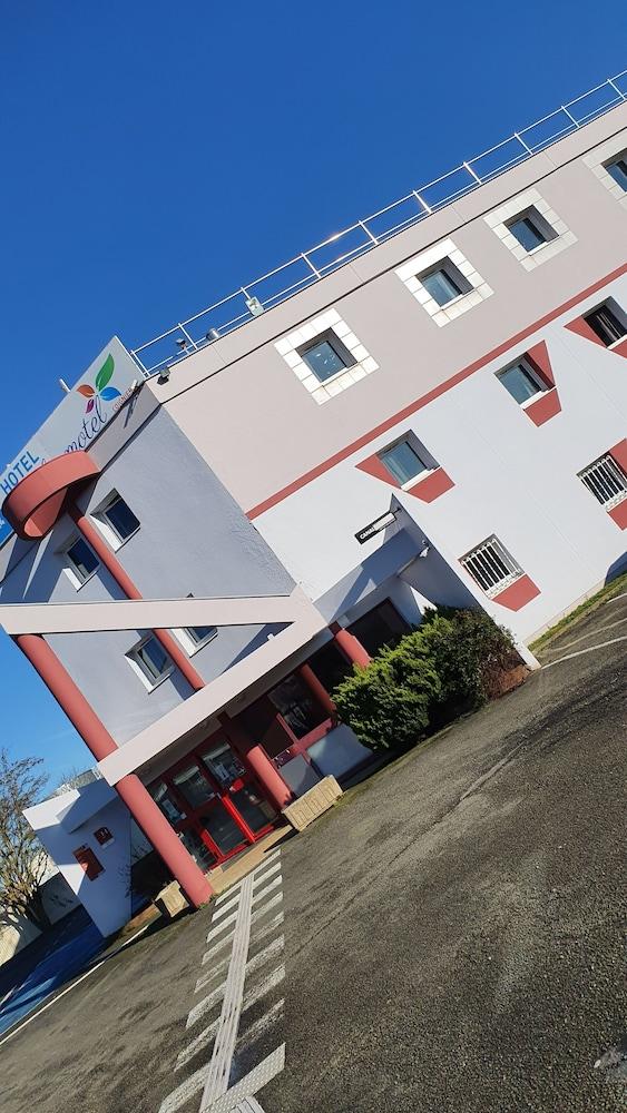 Welcomotel Coignières Eksteriør billede