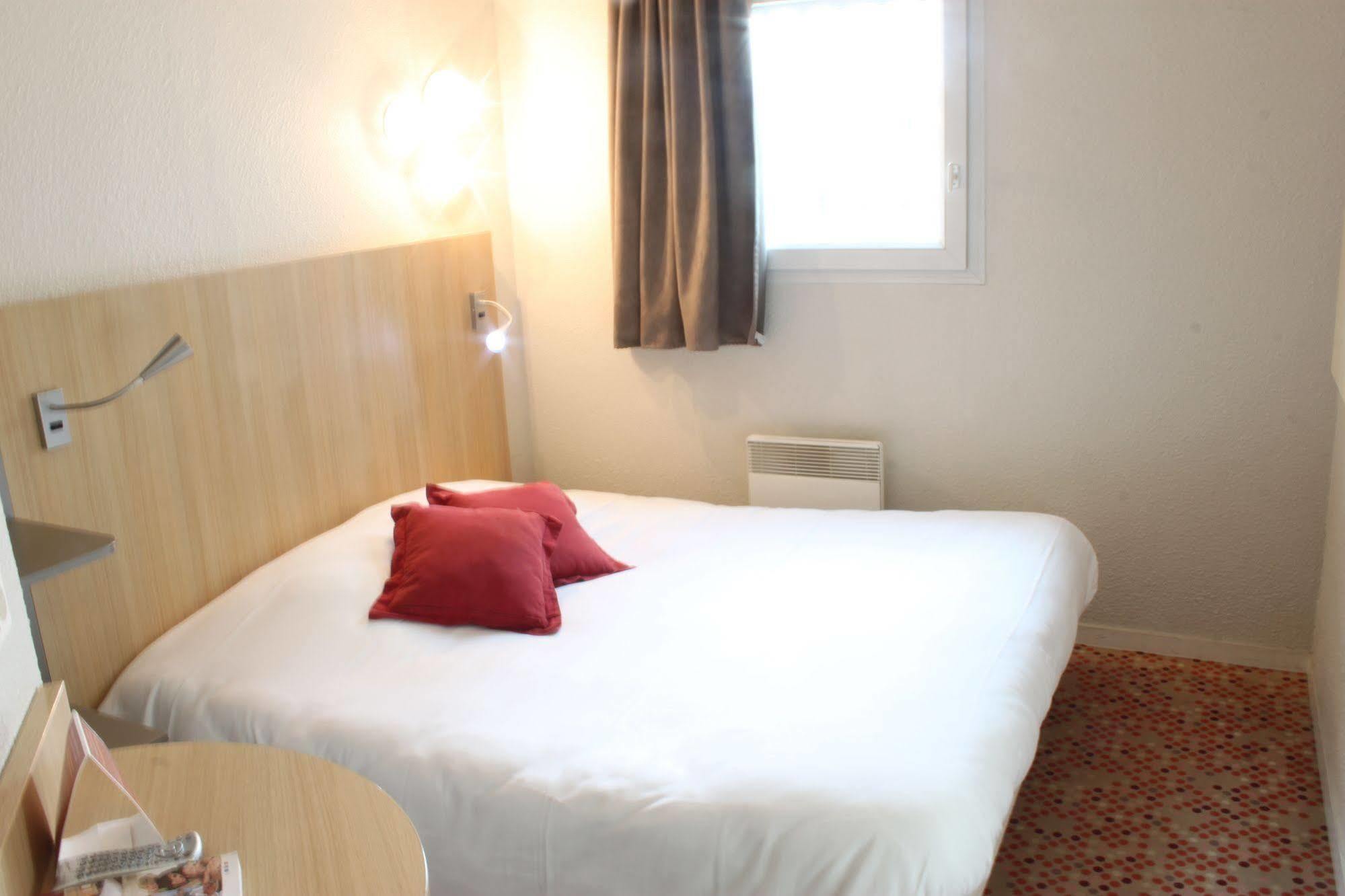 Welcomotel Coignières Eksteriør billede