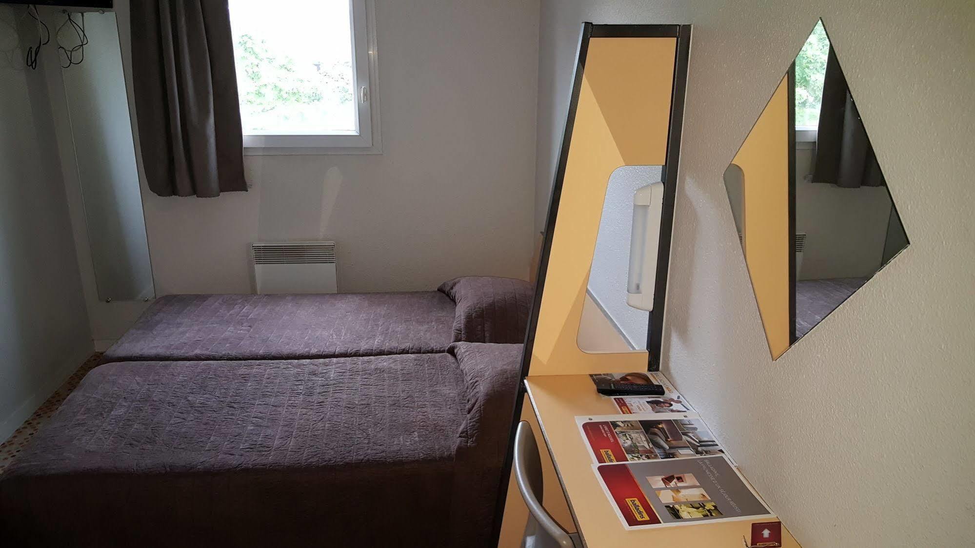 Welcomotel Coignières Eksteriør billede