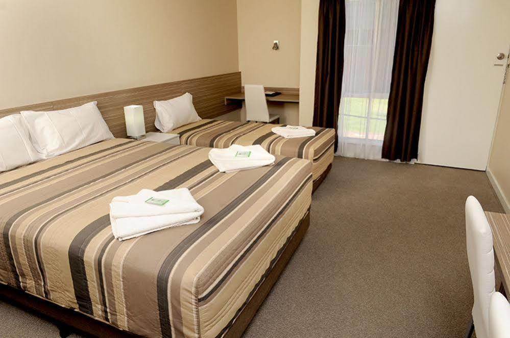 Welcomotel Coignières Eksteriør billede