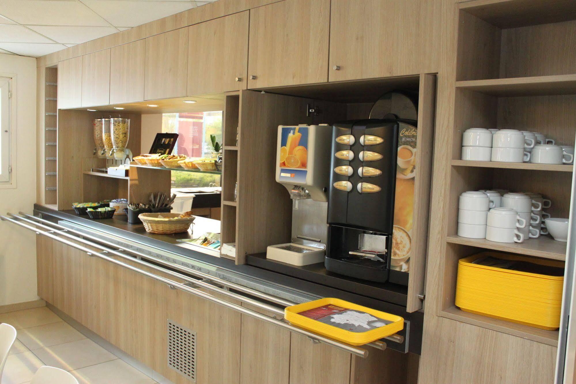Welcomotel Coignières Eksteriør billede