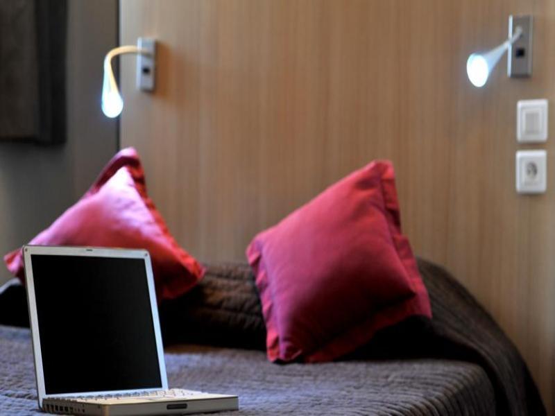 Welcomotel Coignières Eksteriør billede